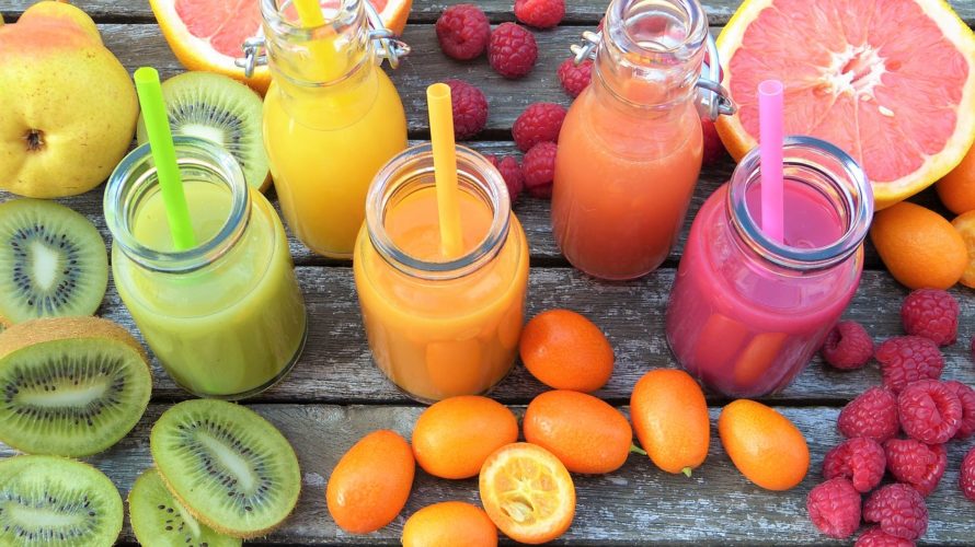 smoothies et jus de fruit frais, boissons santé par excellence